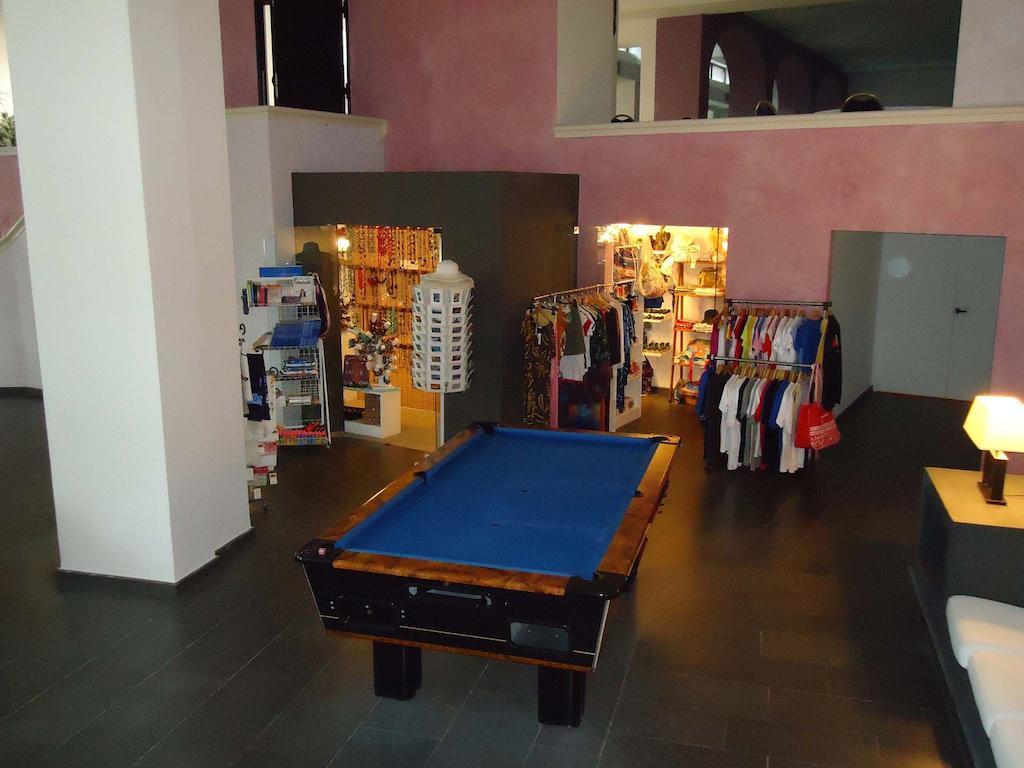 圣特克拉皇宫酒店 阿奇雷亚莱 外观 照片